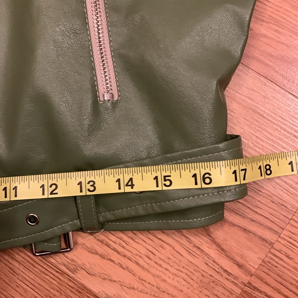 Bailey Rose NWOT Two Tone Faux Leather Belted Moto Jacket - Picture 12 of 16